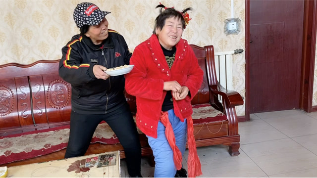 农村搞笑段子,《憨女相亲》爆笑喜剧,太逗了,笑到眼泪流出来