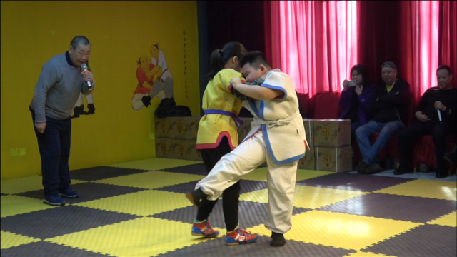 天津摔跤,如何培养一个勇敢的小女孩?这小丫头你绝对喜欢