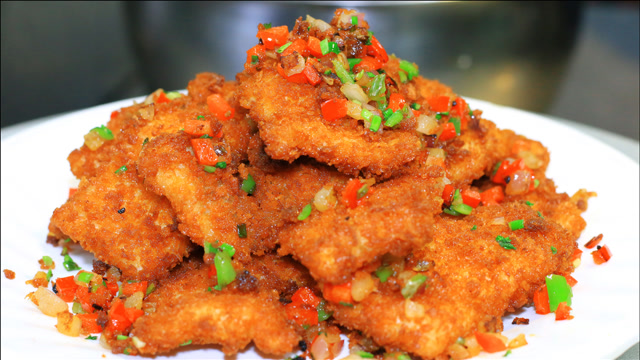 饭店特色菜"香酥鱼排",口感外酥里嫩,做起来很简单,先收藏了