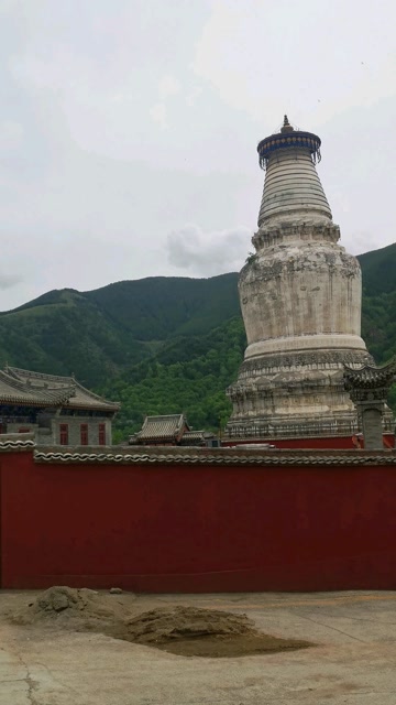 五台山白塔寺的白塔