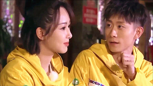 王大陆拿雪球砸杨紫,谁注意到张一山的举动?喜欢是装不出来的!