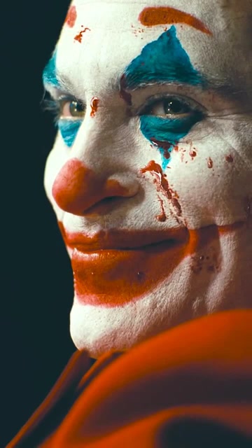 电影小丑最催人泪下的一幕小丑笑着流泪让你想到了什么