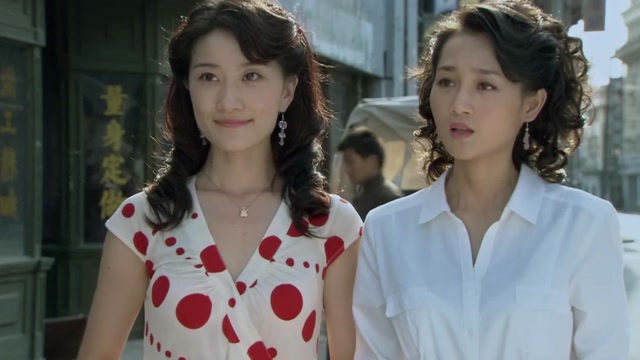 冷风暴:姑娘逛街遇小偷,帅小伙出手相救,姑娘竟心动了