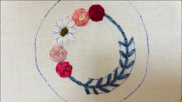 绣个简单的针插图案,花朵针法多用蛛网玫瑰绣