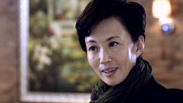 麻辣女兵:米蓝未发现小米踪迹,生气地拽老汤去寻女,气场很强!