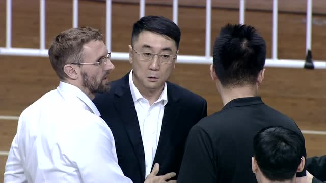 【花絮】 王非指导急了 第二次技术犯规被罚下场