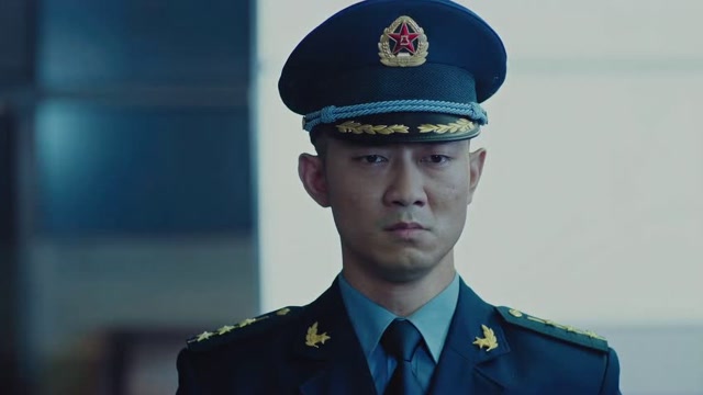 空降利刃乔梁无惧死亡选择牺牲队友得知消息悲痛万分
