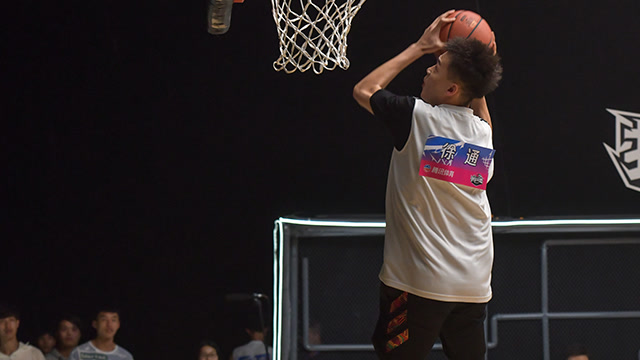 徐通扣篮时刻 东北樱木花道360度折叠拉杆