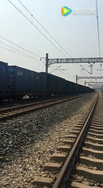 国家主线京秦铁路(近线,不过唐山天津)秦皇岛义卜寨站火车通过