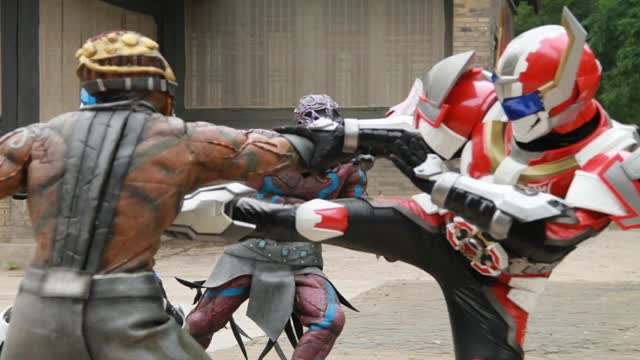 蒙面铠甲大闯关铠甲勇士第一部铠甲勇士捕将帝皇侠铠甲勇士炎龙侠