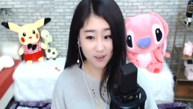 正儿八经的歌没谁听菲儿把这首歌唱得出神入化