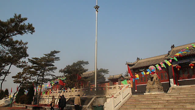 即墨通济小龙山,山不高名声远扬,水不深神龙显灵!