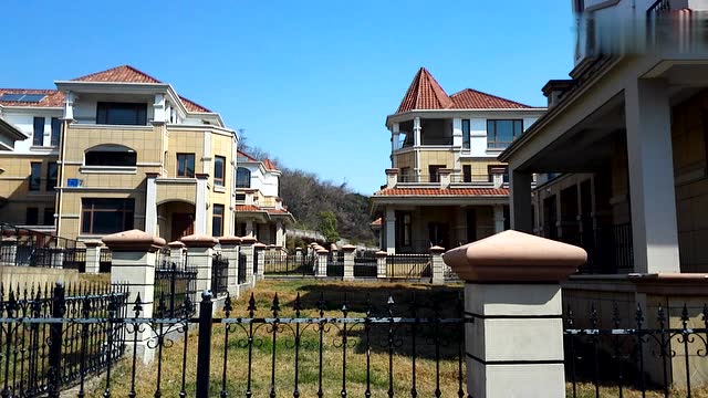 恒美山庄双拼别墅的上午