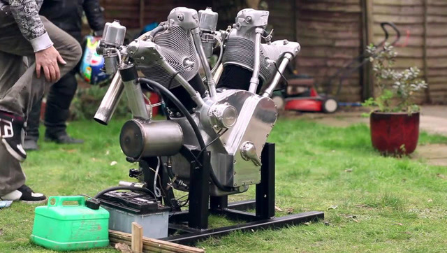 5000cc的v2发动机启动视频