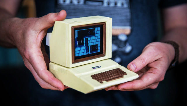 技术宅:这应该是世界上最小的电脑了吧