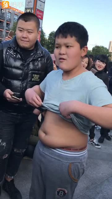 这个胖子的肚子会跳舞你确定没有开挂吗