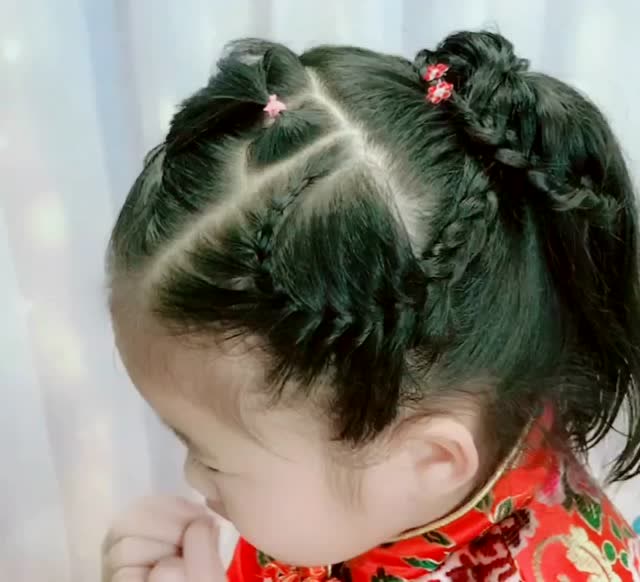 过年给宝宝这样扎头发,去亲戚家都超有面子的!