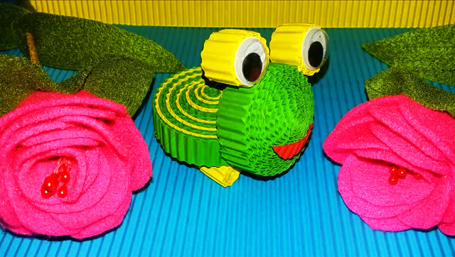 创意diy,教你用瓦楞纸制作小青蛙的方法,特别可爱哦!