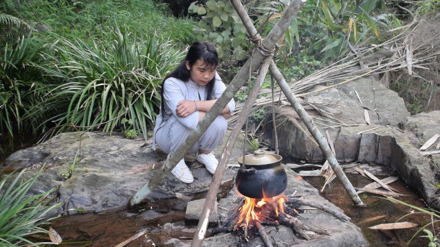 广西藤县18岁农村女孩,隐居深山煮白米饭,梦想过与世无争生活