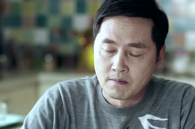 急诊科医生:慧敏教训儿子小强,李成梁看到后对她很不满意.