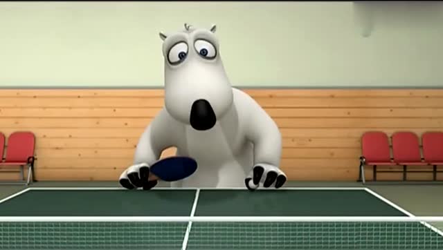 倒霉熊:熊和企鹅打乒乓球,太逗了!