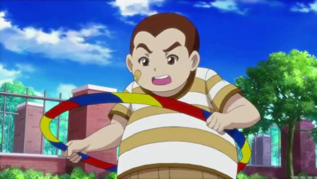 巴啦啦小魔仙:石小龙学习摇呼啦圈,像个冬瓜似得,真是笑人