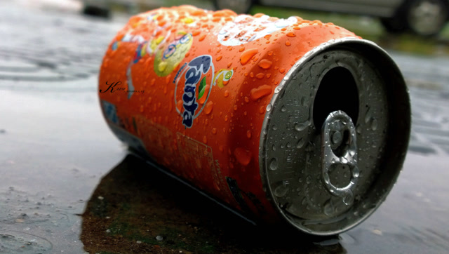 废旧易拉罐的妙用你知道吗?,用刀简单改造一下,挂阳台上有好作用