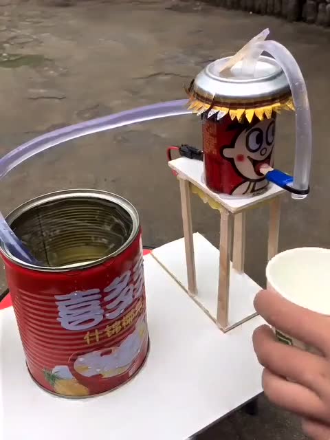 diy自动抽水机,挺方便的小发明!