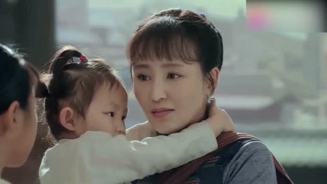 娘道:隆福接孩子回隆家,盼娣招娣跪求瑛娘,您别不要我们