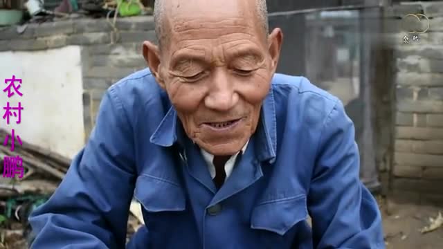 农村82岁老大爷做鱼, 做法简单而又有味道, 跟老爷爷又学到一招