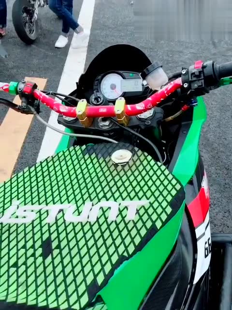 川崎636改装特技车的细节,这个牙盘能瞬间破百!