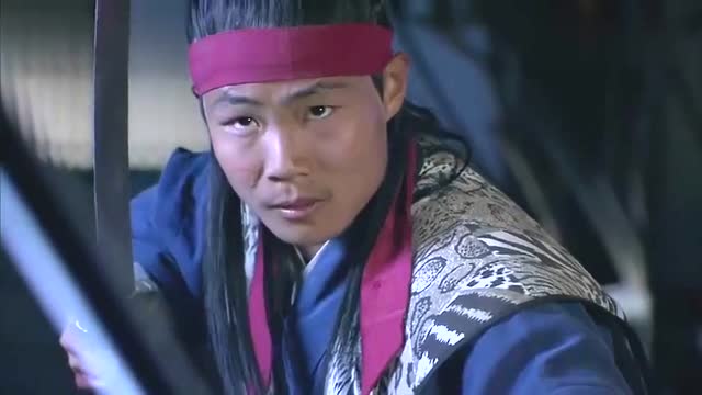 赏金猎人与一剑勾魂勾荣交手,三下五除二赏金猎人就被封喉了