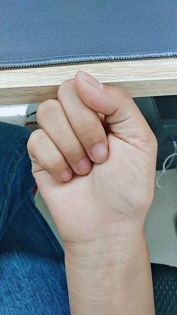 四根手指头的小哥哥,想不想看他的真面目!