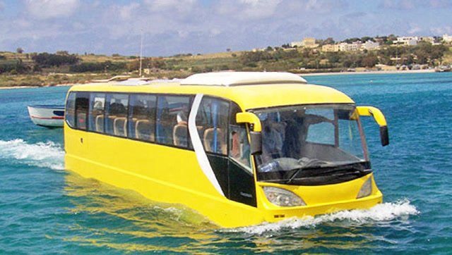 在水里开大巴?全球7辆最牛的水陆车!