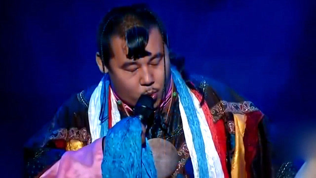 内蒙真性情歌手呼麦演绎《母亲》一开嗓凤凰传奇大呼:唱的是灵魂!