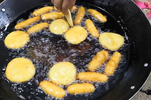 舌尖上的广西:油炸红薯粑