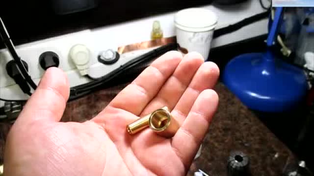 这才叫牛人,纯铜打造一个打火机,能卖个好价钱估计