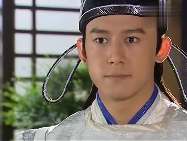 这个白云飞被皇太后叫去,皇上见到直接吓住了,没想到是结义大哥