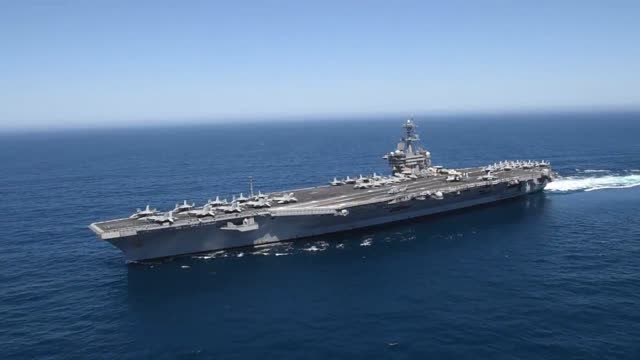 实拍航母大海疾速驰骋的一瞬间,一个字"酷"