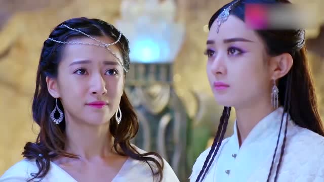 屠梦跟玉无心来到阴风谷,用自己血液做引,成功将宗主复活