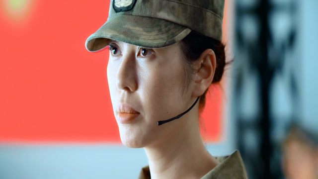 战狼:冷锋逃生后问龙小云有没有男朋友,指挥室的人都笑了