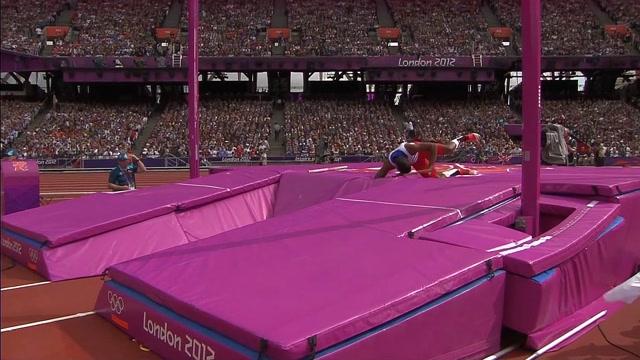 回顾:拉扎罗·博尔赫斯撑杆跳,结果杆子都断了!