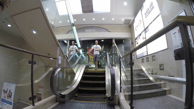 日本超短电梯,不过才五个台阶,设计初衷让人暖心