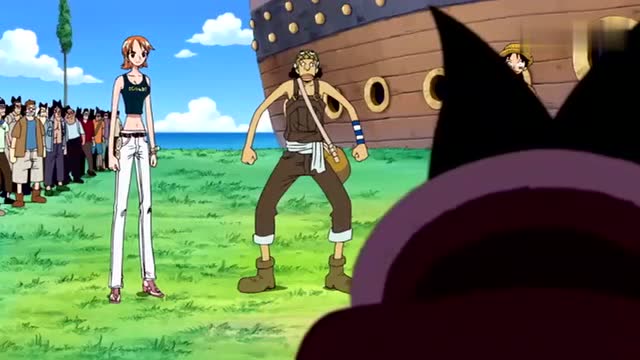 当乔巴被人欺负,直接跳到罗宾大腿上,罗宾的眼神意味深长