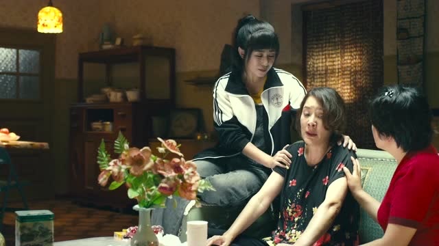 夏洛特烦恼:妈妈哭诉:夏洛从小就没爸爸,一出生,他爸爸就下落不明
