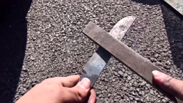 冷兵器:牛人diy刀全过程,成品好漂亮!