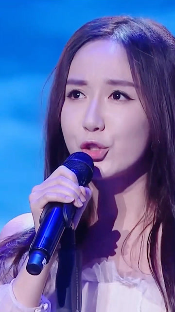 娄艺潇一首泡沫惊艳全场 没想到这么好听