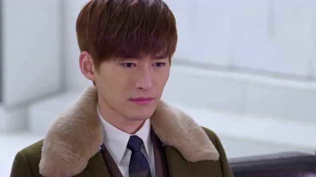 封腾看着杉杉睡觉的模样,像极了爱情!