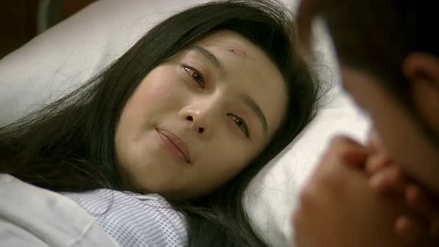 导火线:范冰冰你对古天乐做这个动作?,网友:我的女神真俏皮