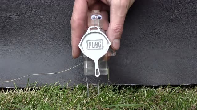 绝地求生-看国外大神,用易拉罐制作平底锅